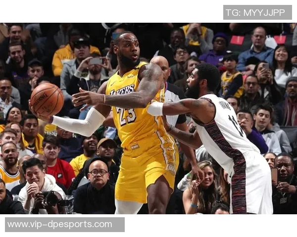 湖人队备战明年休赛期今年小修小补不做大交易引发球迷热议